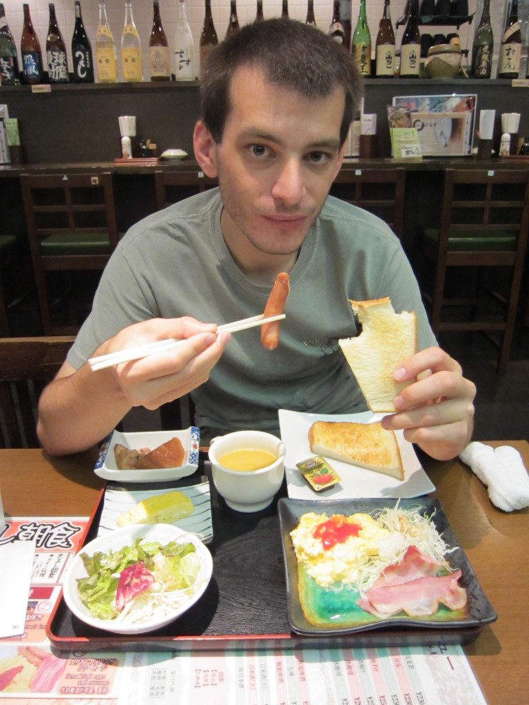 Breakfast. Weird American-Japanese crossover. [2010/09/17 - Osaka/Daiyoshi]