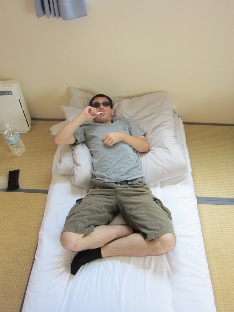Brushing my teeth..relaxed-vacation-style. [2010/09/17 - Osaka/Hotel Chuo Oasis]