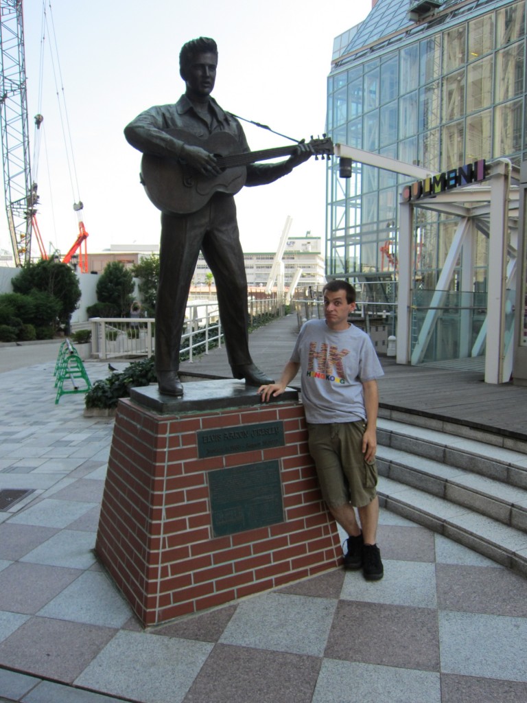 ...and me with Elvis. [2010/09/18 - Kobe]