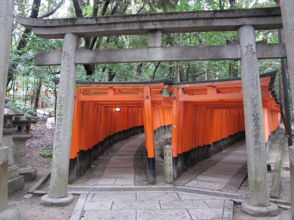 Torii, toriis and more toriis. [2010/09/23 - Kyoto/Fushimi Inari-taisha]