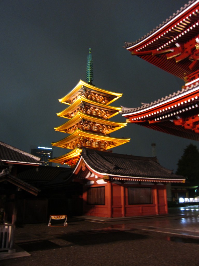 The pagoda of Sensō-ji. [2010/09/27 - Tokyo/Asakusa]