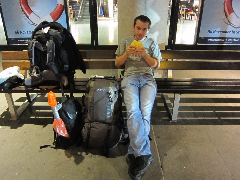 In front of Stuttgart Airport, eating a melon pan and waiting for the ride home. [2010/09/29 - Stuttgart/In front of STR]