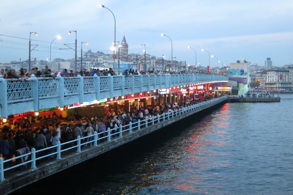 Galata Bridge / Istanbul [2012/10/27 18:11:49]