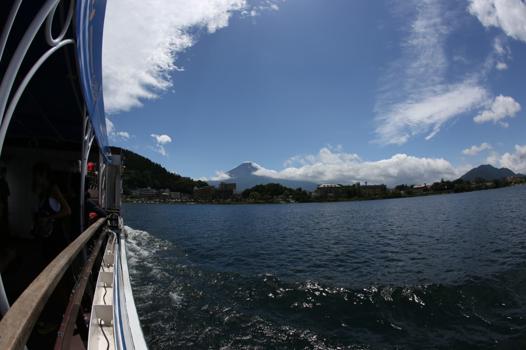 On Lake Kawaguchi (2014/08/11 12:19:28+09:00)