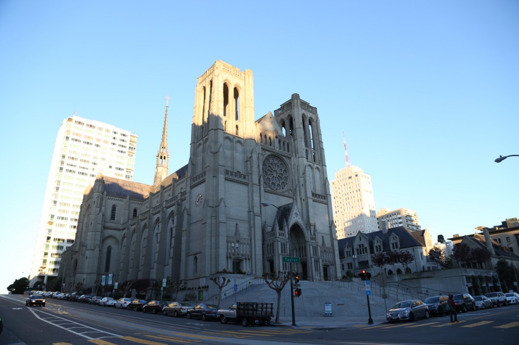 sanfrancisco-03-found_grace_cathedral_during_my_early_morning_walk-20150301_070829_6d_img_5995_down1600