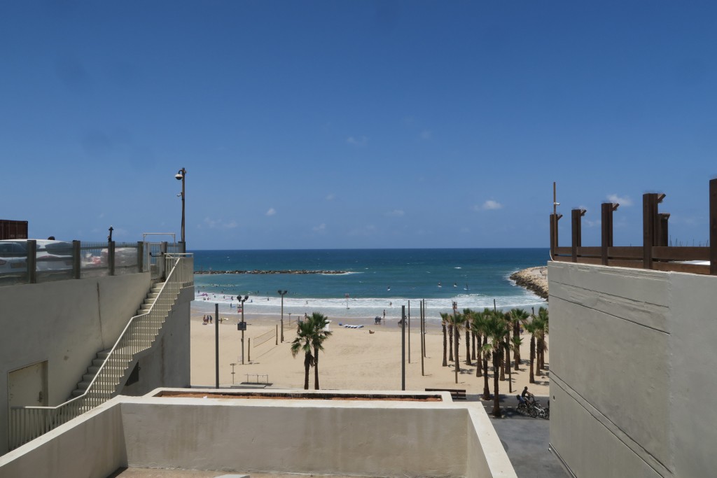 Shlomo Lahat Promenade, Tel Aviv, Israel (2016/07/05 12:33:45+03:00)