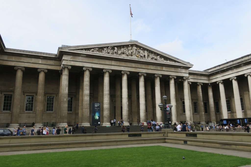 046-Time_for_a_visit_to_the_British_Museum...after_we_went_thru_a_security_check-20160903_144728_g9x_img_1660_down1920