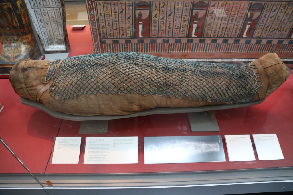 051-British_Museum_gallery_5_Found_the_mummies-20160903_154458_6d_img_5556_down1920