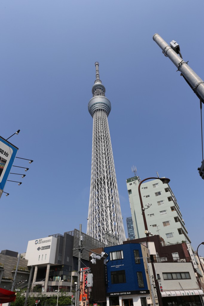 128-Walking_away_from_the_Skytree_End_of_day_8-20160501_135917_6d_img_3661_down1920