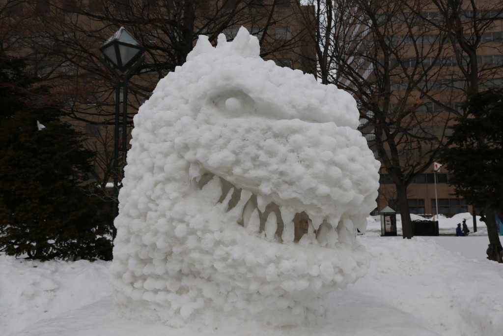 027-Snow_sculptures_gallery_13_Godzilla-TZ2_JST_20170206_114753_5d3_ed2b2348_down1920